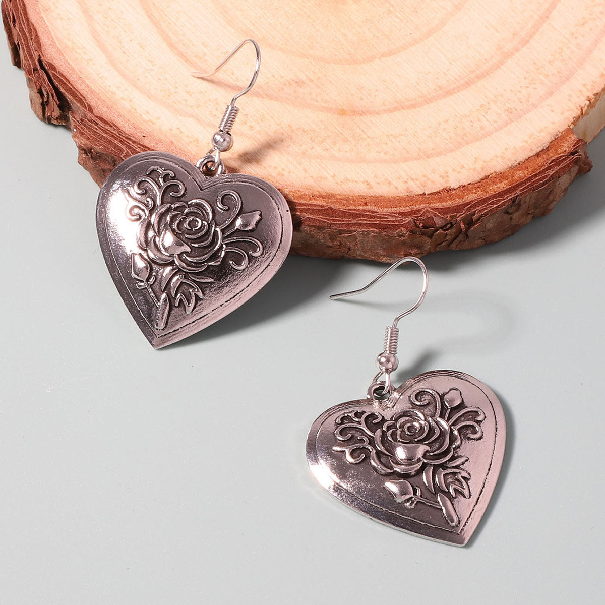 Vintage Goth-Inspired Geometric Heart-Shaped Pendant Layered Necklace and Earring Set for Women – Unique Double-Strand Chain Jewelry for a Bold Statement