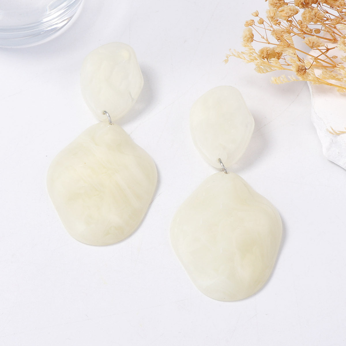 Elegant and Trendy Geometric Irregular Resin Earrings – Chic Statement Accessories for Women