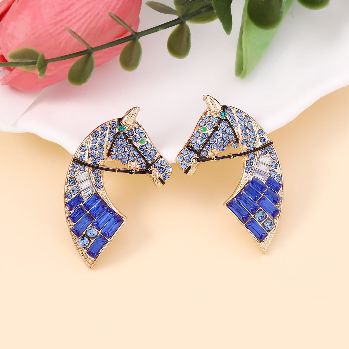 Innovative Animal-Themed Horse Head Rhinestone Stud Earrings – Creative Alloy, Luxurious Yet Affordable, Versatile and Statement-Making Jewelry for Unique Personalities