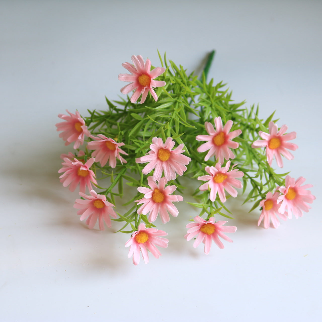 Realistic Mini Daisy & Wildflower Wedding Photography Props - Perfect Home Décor Accents for Your Special Day!