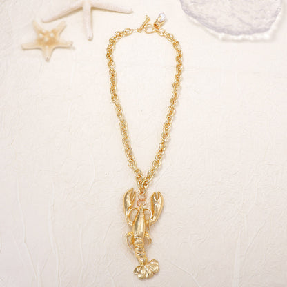Chic Luxury Design Oversized Metal Lobster Pendant Necklace - Fashionable and Versatile Statement Jewelry for Women