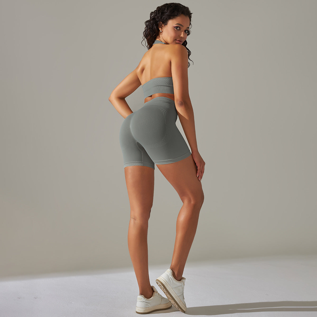 Seamless Knitted Yoga Set High Waisted Peach Butt Lifting Shorts and Workout Bra for Maximum Comfort and Support