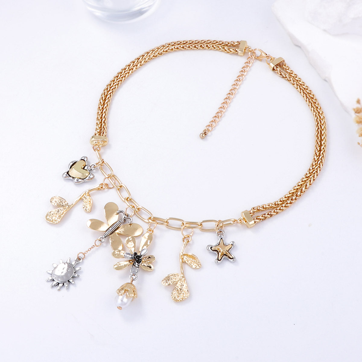 Elegant Alloy Animal and Flower Tassel Pendant Women’s Chain Necklace – Chic, Versatile and Perfect for Any Casual Occasion