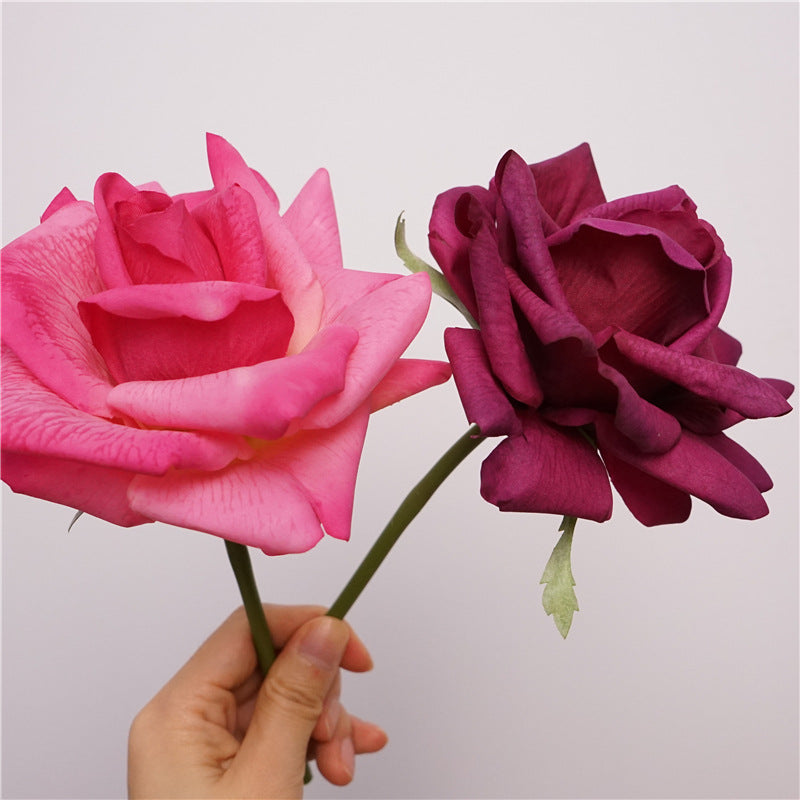 High-Quality Touch and Moisture-Resistant Short-Stem Rose Flowers for Wedding Decor and Home Decoration - Elegant Floral Props for Weddings and Special Events