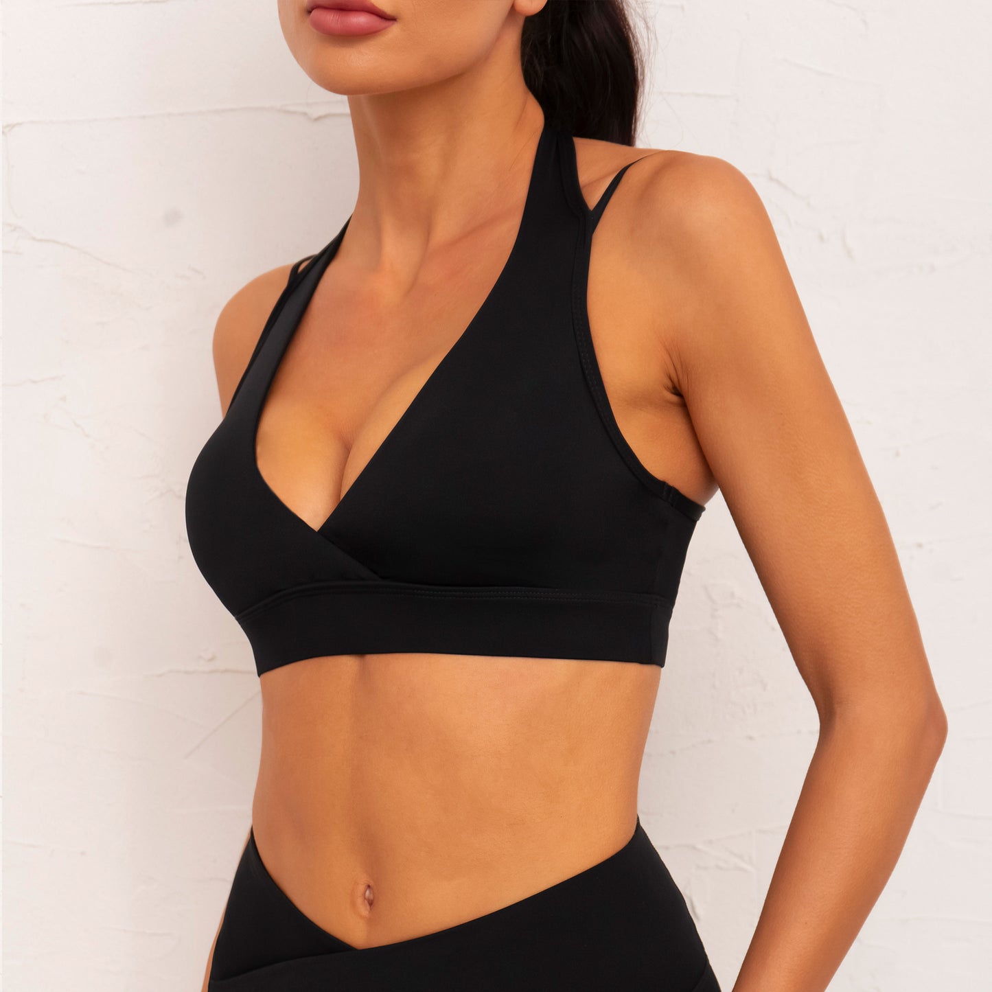 Adjustable Neck Yoga Sports Bra Enhanced Support Shock Absorption Ideal for Fitness and Workout Enthusiasts