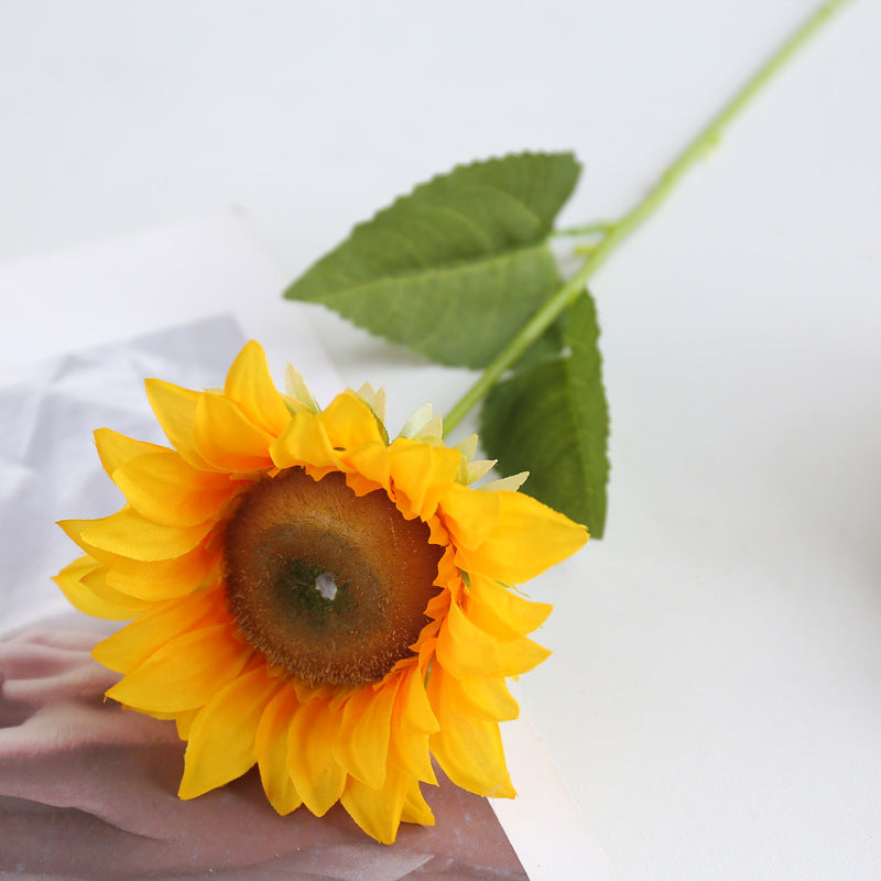 Realistic Artificial Sunflower Wedding Photography Prop - Minimalist Home Decor for Living Room and Kitchen - Perfect Faux Sunflowers for Everlasting Beauty