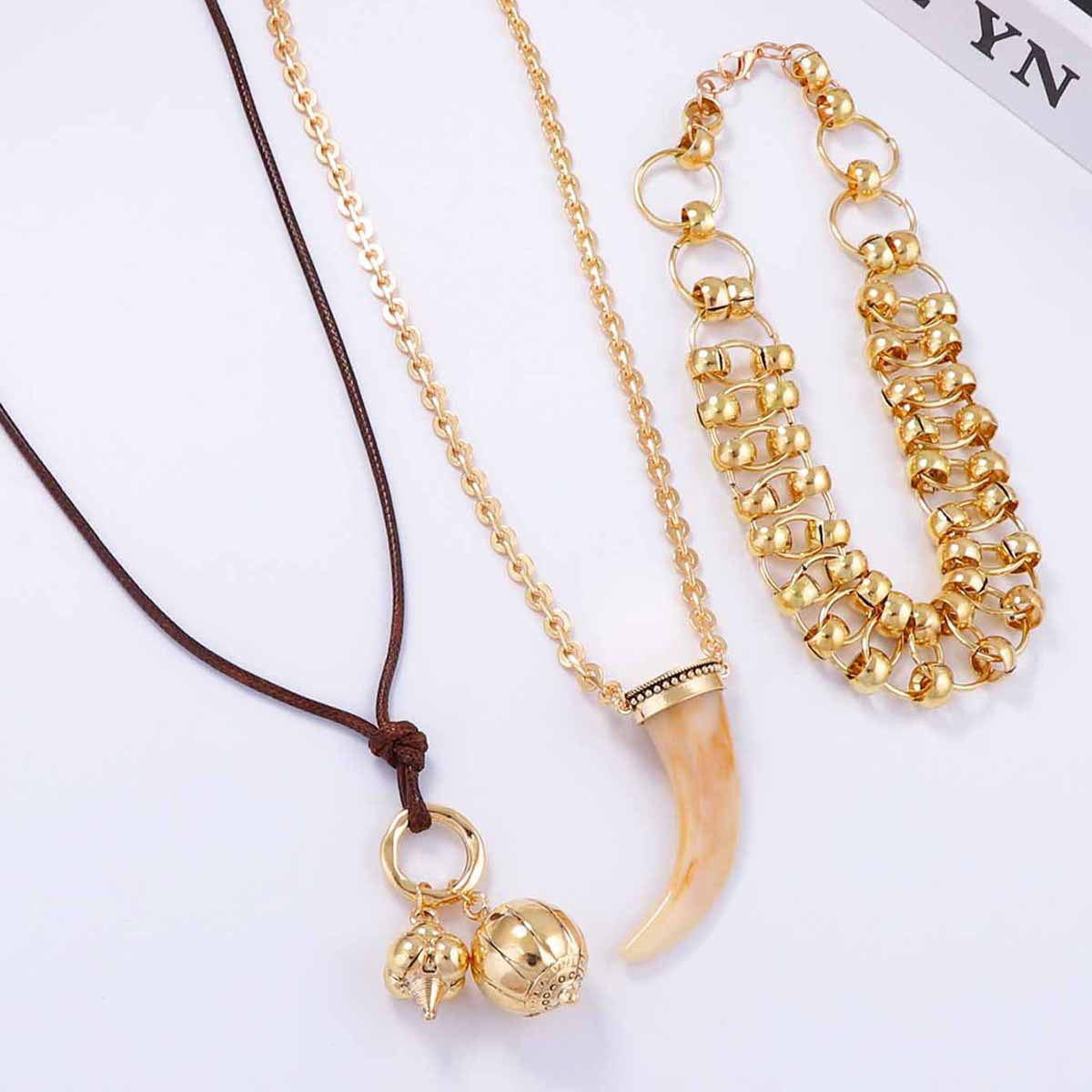 Stylish Layered Animal Horn Pendant Necklace for Women – Trendy Multi-Layered Semi-Luxe Alloy Geometric Jewelry Piece