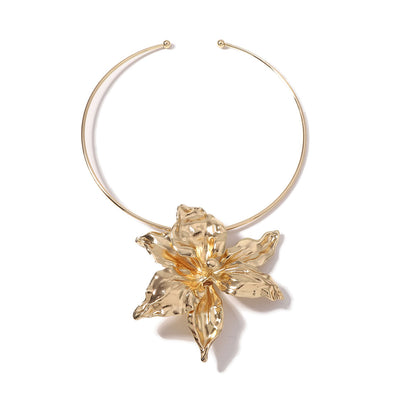 Stylish  European-Inspired Hip Hop Floral Pendant Choker with Bold 3D Design - Perfect for Fashion-Forward Women