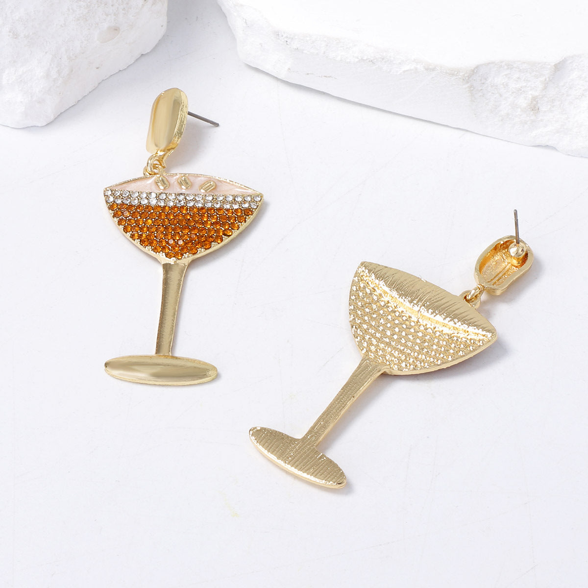 Elegant Lightweight Luxury: Unique Alloy Zirconia Wine Bottle and Glass Set with Stylish Women's Earrings