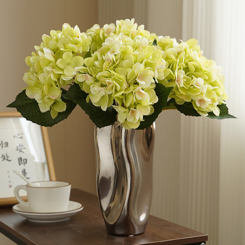 Lifelike Hydrangea Silk Flower Arrangement - Stunning Faux Floral Decor for Home, Weddings, and Event Arches, Perfect for Pathway Decorations and Elegant Displays