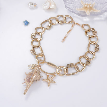 Stylish Ocean-Inspired Casual Resort Alloy Chain Seashell Pendant Necklace - Luxurious Women's Fashion Accessory for Effortless Elegance