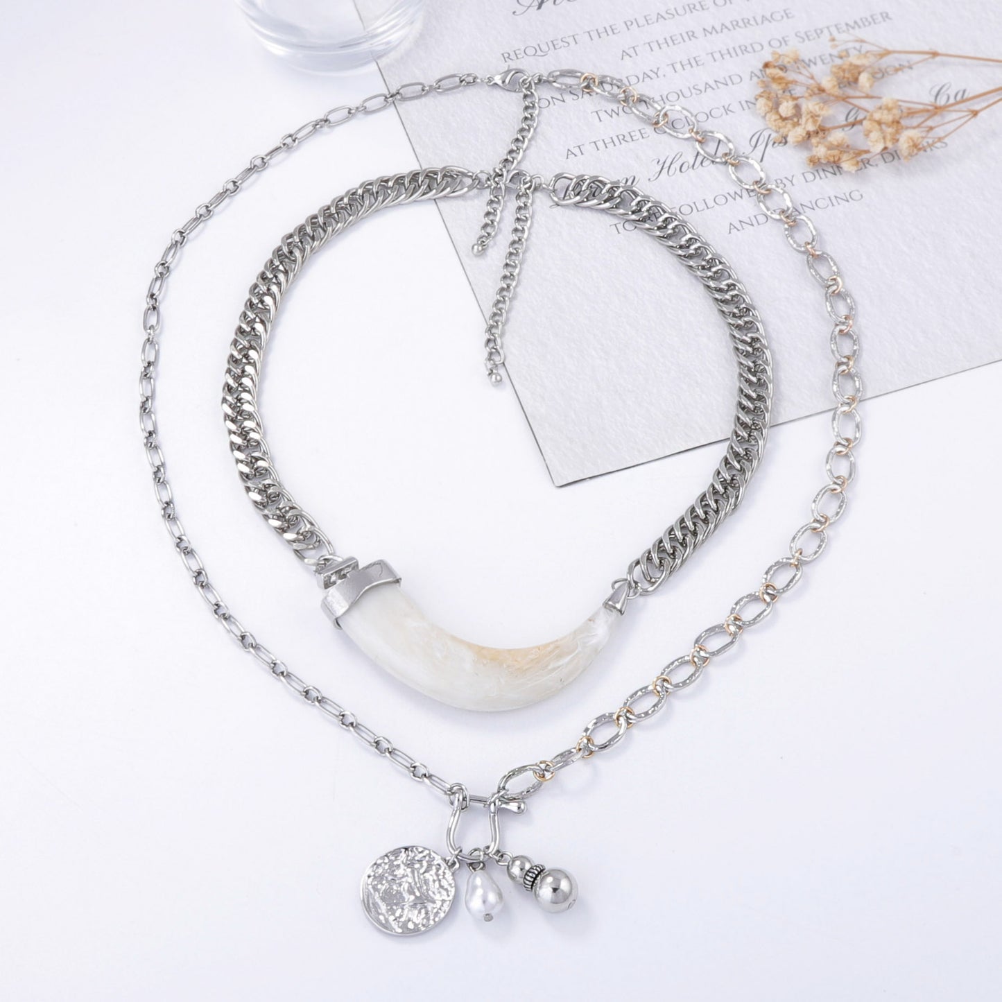 Unique Multi-Layer Animal Horn Pendant Chain Necklace - Stylish and Versatile Design for Everyday Wear