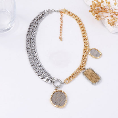 Elegant Vintage-Inspired Asymmetrical Metal Chain Geometric Alloy Badge Pendant Necklace for Women – Perfect for Adding a Touch of Chic Luxury to Any Outfit