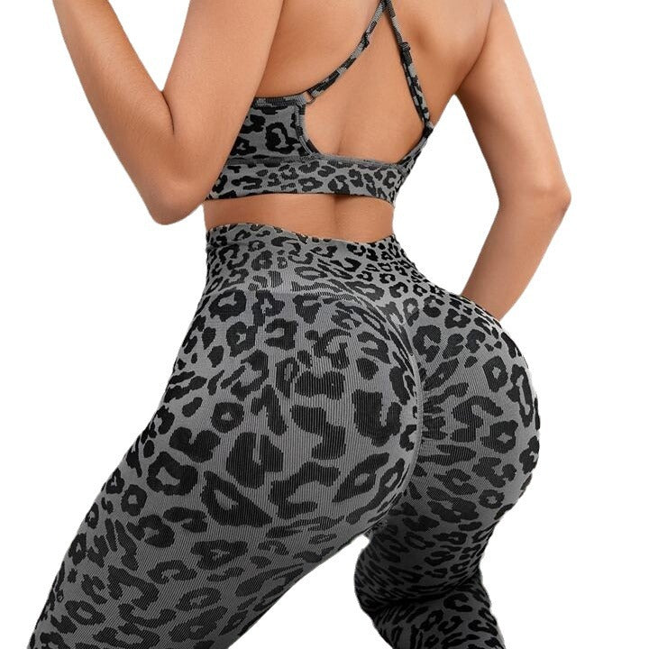 Seamless Leopard Print Yoga Set with Peach Butt Lifting Leggings and Sports Bra for Yoga Fitness and Everyday Wear