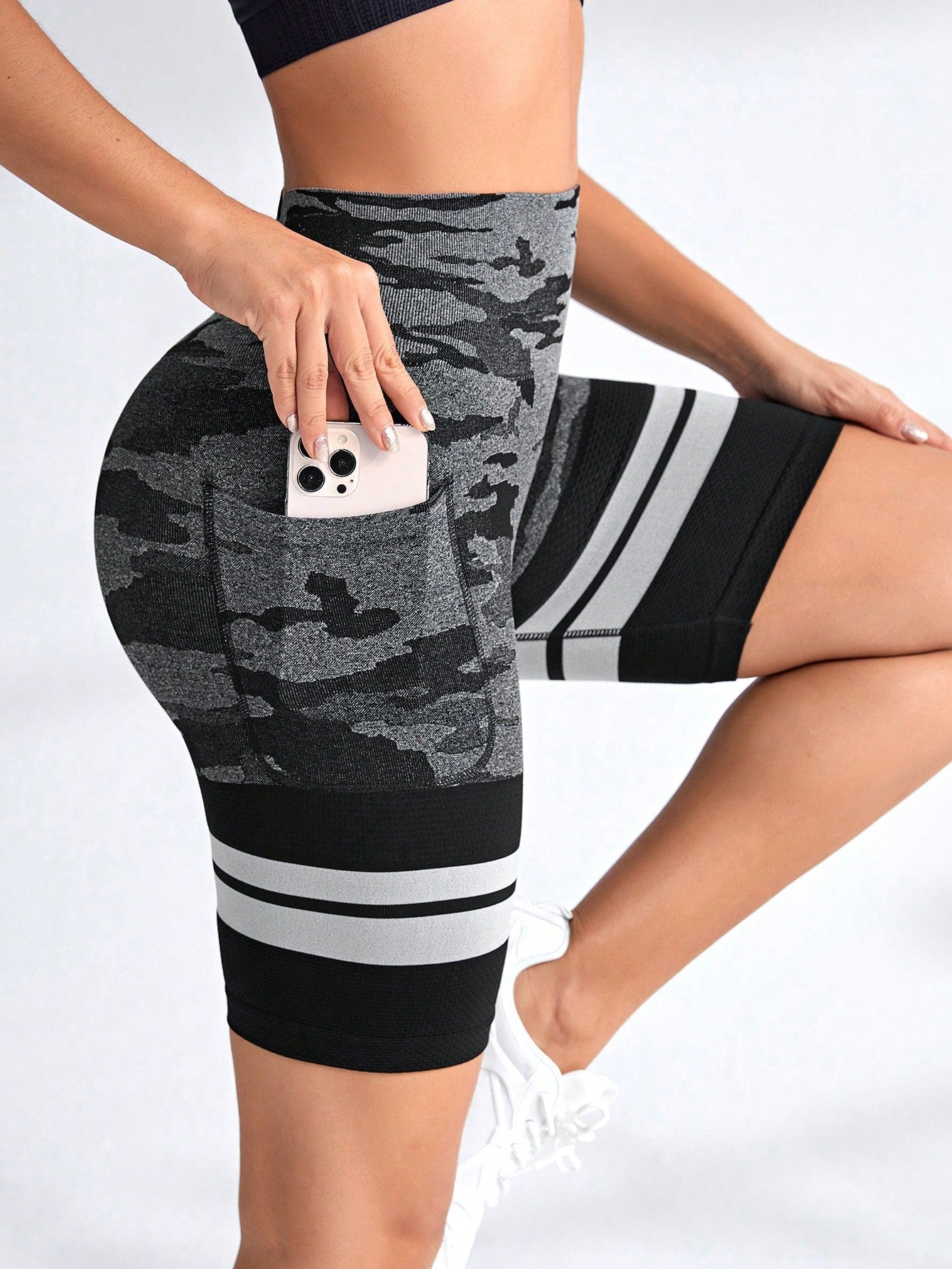 High Waisted Seamless Camouflage Yoga Shorts for Women Quick Dry Tummy Control Features Pockets for Gym Outdoor Activities