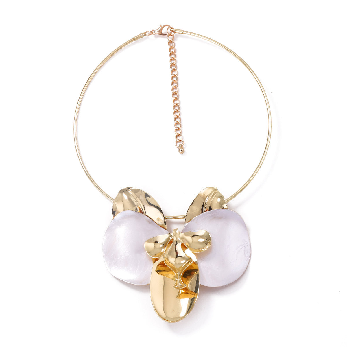 Bohemian Vintage Statement Metal Drop Oil Flower Pendant Necklace - Unique Casual Jewelry for Women