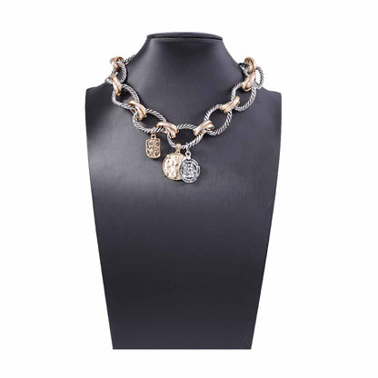 Stylish Geometric Alloy Women's Badge Design Necklace - Versatile O-Ring Link for Elegant Everyday Wear
