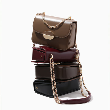 Chic Women's Fashionable One Shoulder Small Square Bag Leather Crossbody Envelope Purse with Luxe Appeal