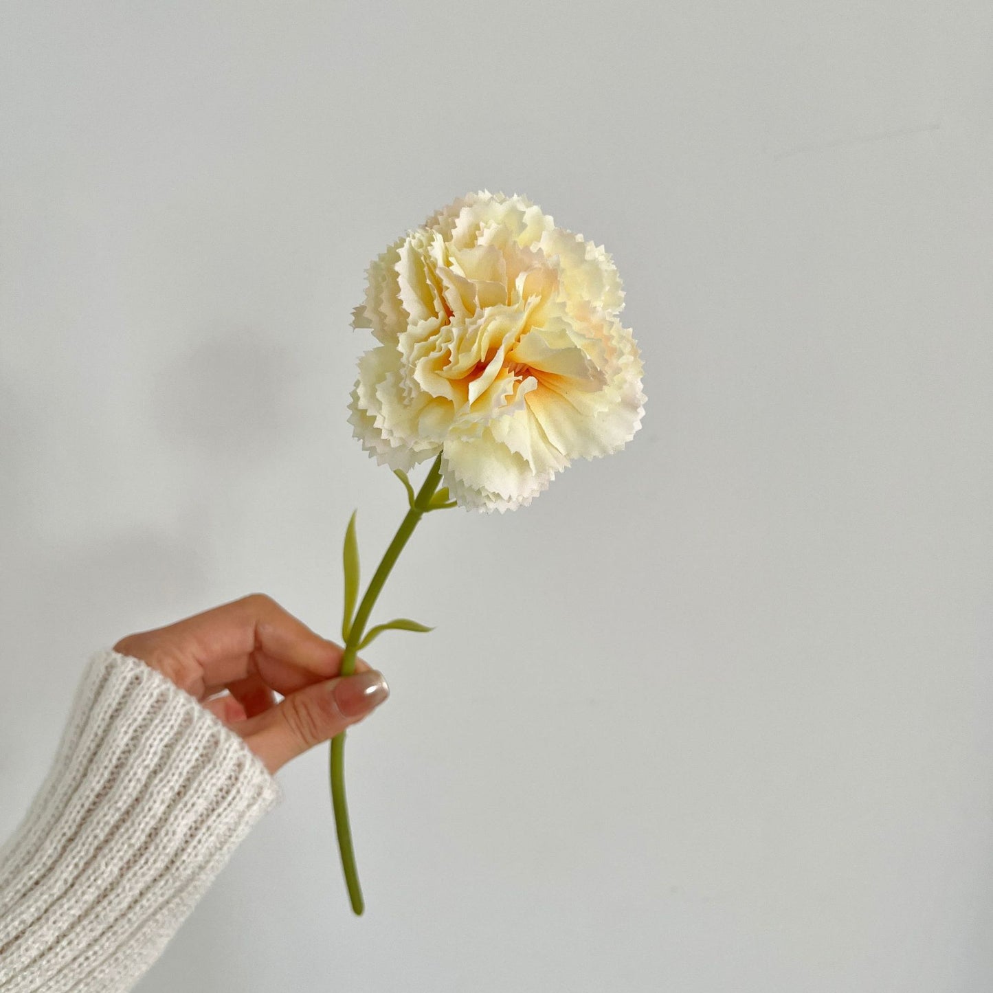 Single Stem Realistic Carnation Flower - Perfect for Home Décor in Bedrooms, Living Rooms, and Dining Tables - Stunning Artificial Floral Arrangement for Long-Lasting Beauty