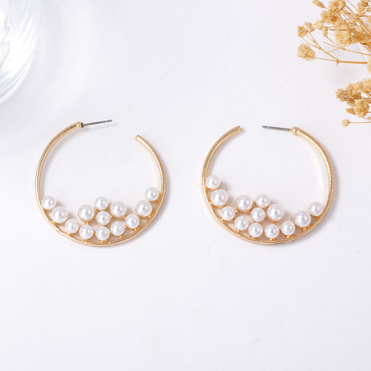 Chic Minimalist Alloy Geometric Design Faux Pearl C-Shaped Hoop Earrings - Versatile, Stylish Jewelry for Women