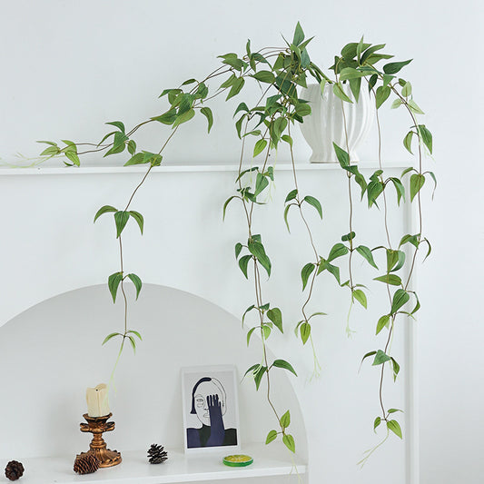 Realistic Climbing Clematis Leaf Wall Decor - Lifelike vine with Faux Honeysuckle Leaves for Elegant Wedding and Home Decor