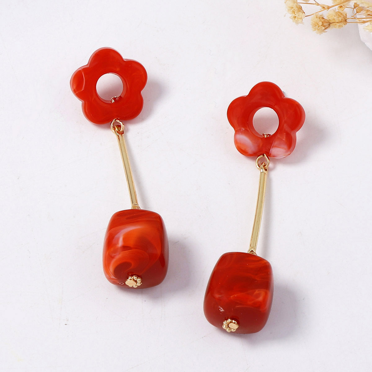Chic Geometric Floral Resin Dangle Earrings – Stylish, Lightweight & Versatile Jewelry for Everyday Wear