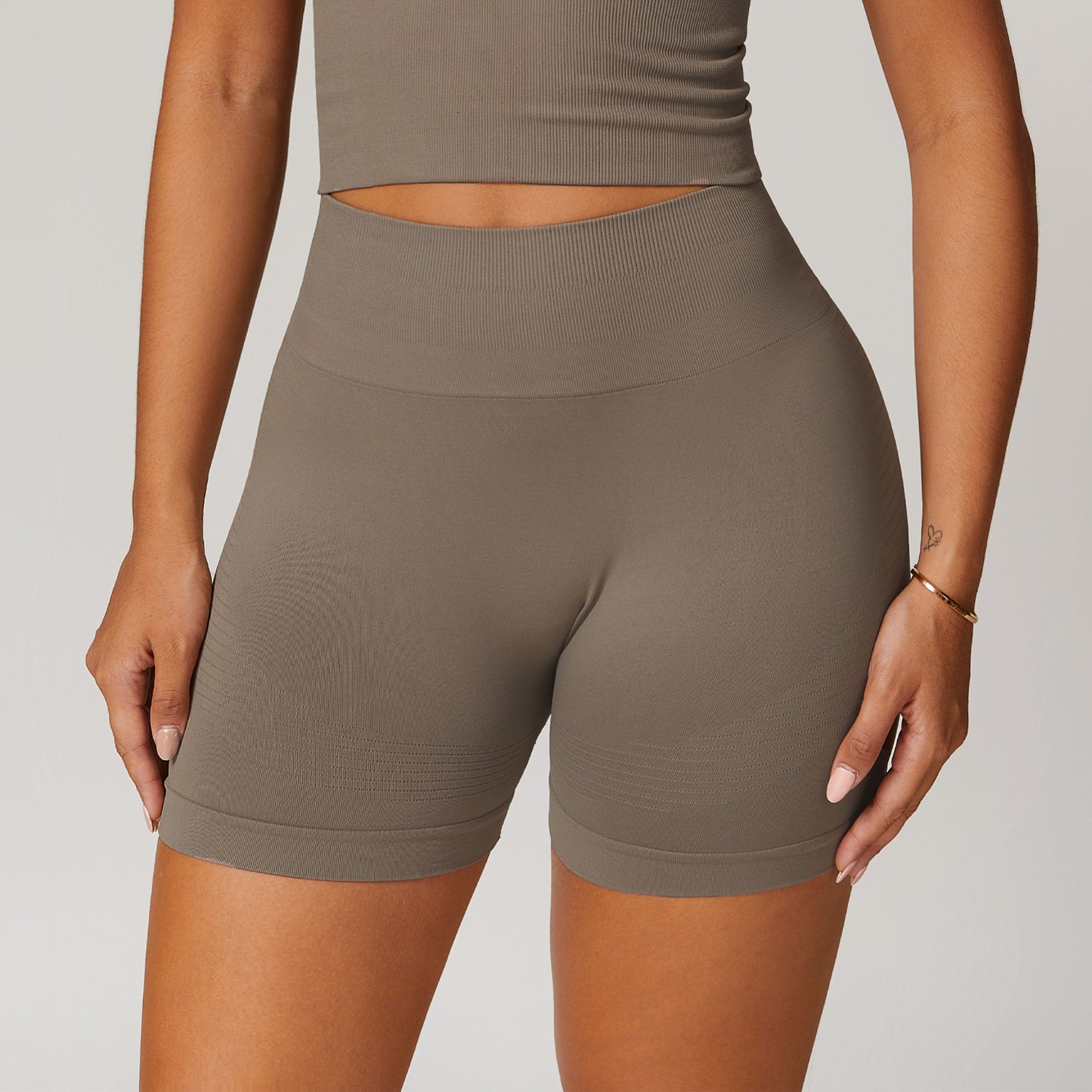 Seamless High Waisted Peach Butt Lift Yoga Shorts for Women for Fitness Running and Outdoor Activities Style 7725