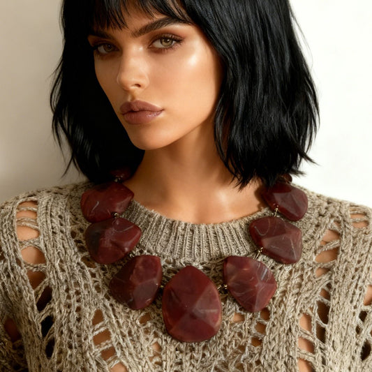 Chic and Unique Geometric Resin Necklace with Bold, Luxurious Design for Effortless Style