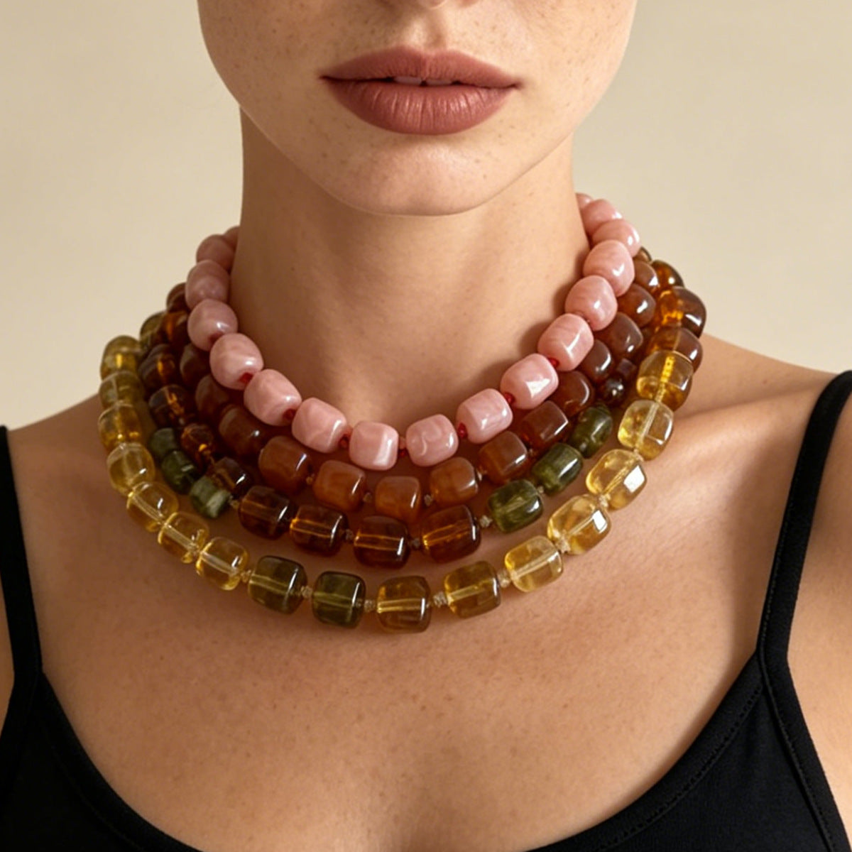 Stylish Minimalist Geometric Resin Beaded Square Necklace for Women - Elegant Choker-Style Chain for Effortless Everyday Chic