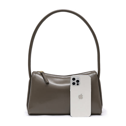 Vintage Inspired Leather Shoulder Bag for Women Chic Underarm Design Versatile and Spring Accessory