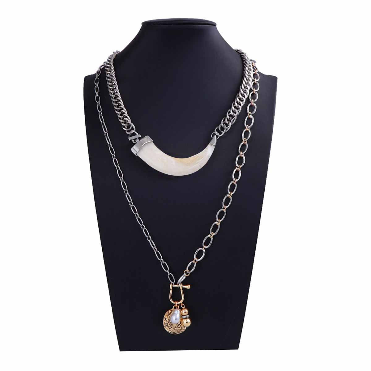 Unique Multi-Layer Animal Horn Pendant Chain Necklace - Stylish and Versatile Design for Everyday Wear