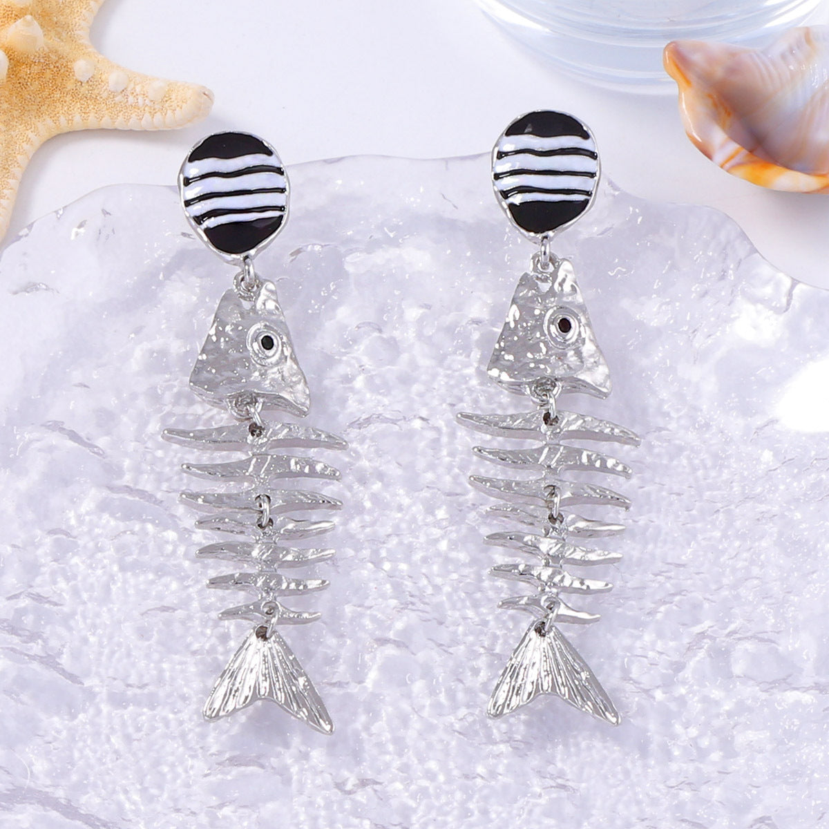 Unique Vintage-Inspired Alloy Drip Oil Fishbone Earrings - Perfect for Ocean Getaways and Relaxing Vacations