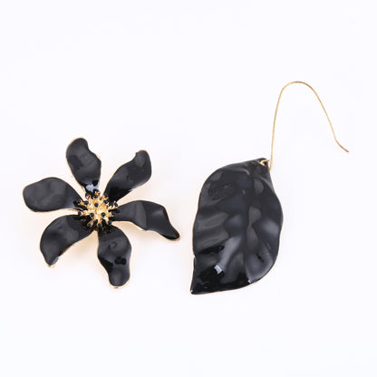 Trendy Oversized Floral and Leaf Drop Earrings with Sparkling Rhinestones – Chic & Versatile Earrings Inspired by High-End Fashion
