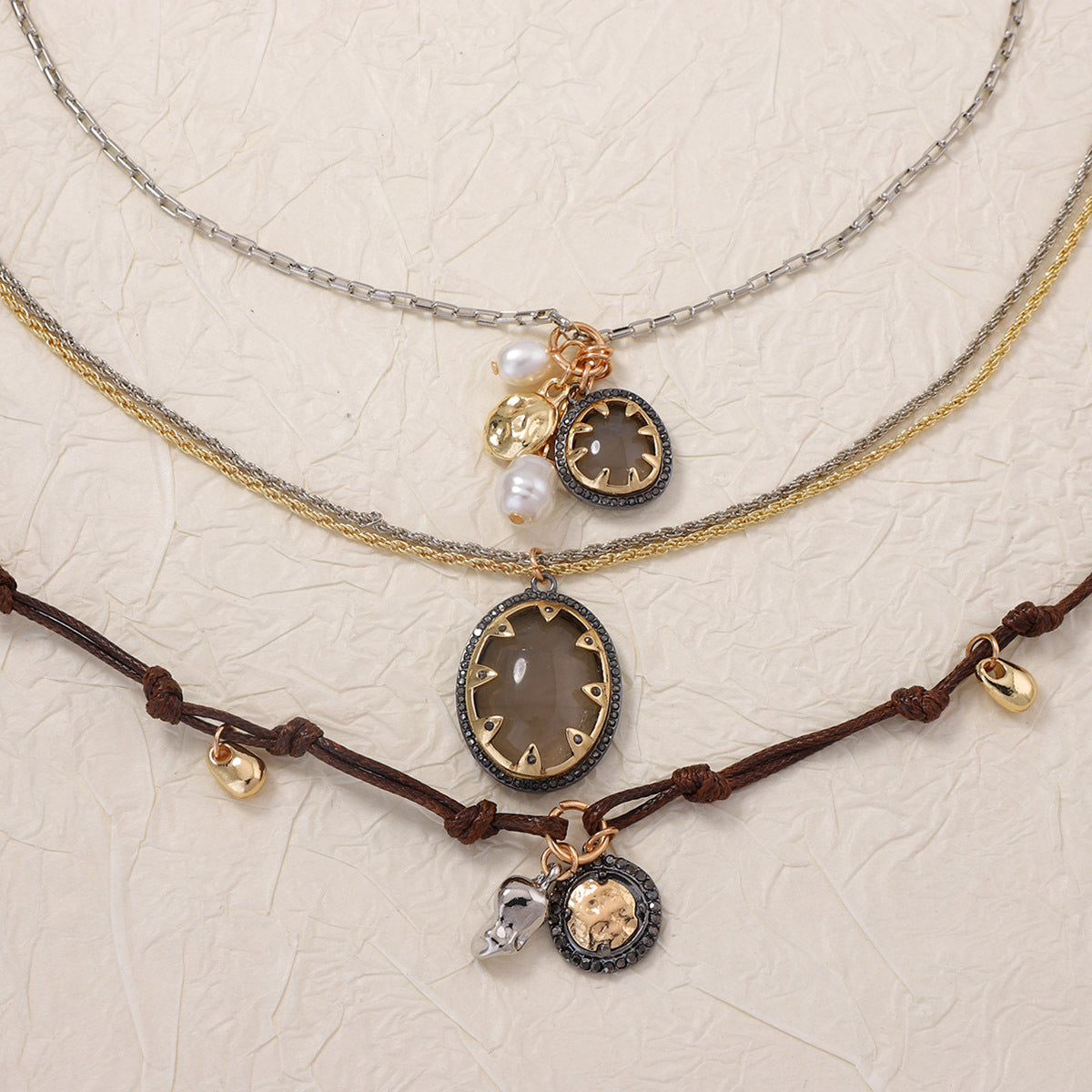 Chic Layered Alloy Pendant Necklace for Women - Vintage-Inspired, Versatile Jewelry for Casual and Dressy Occasions
