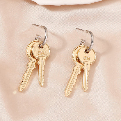Chic and Versatile Lightweight Luxury Earrings for Women – Perfect Accessories for Any Occasion