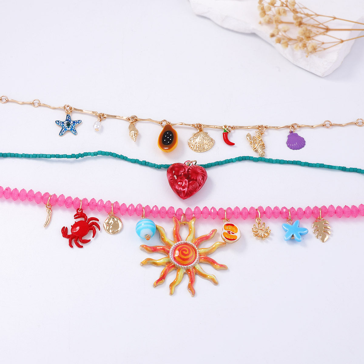 Chic Ocean-Inspired Vacation Style Colorful Multi-Layer Alloy Sun Face Pendant Necklace for Women – Perfect Accessory for Any Summer Outfit