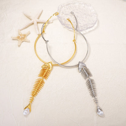 Trendy Minimalist Fishbone Pendant Choker for Women - Unique, Bold, and Fashion-Forward Design