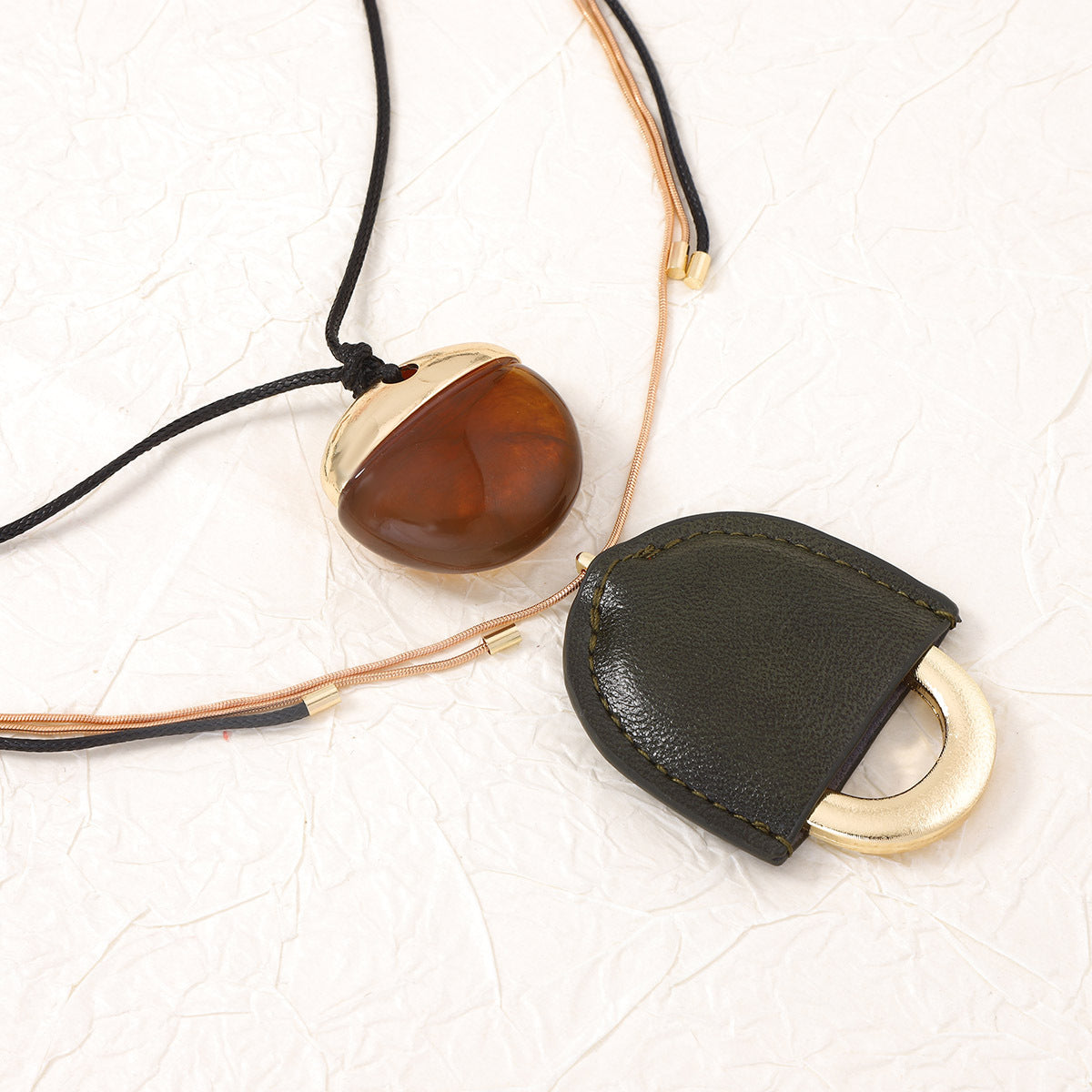 Stylish Minimalist Metal Lock Pendant Necklace - Versatile, Unique, and Perfect for Layering | Trendy Women's Accessory