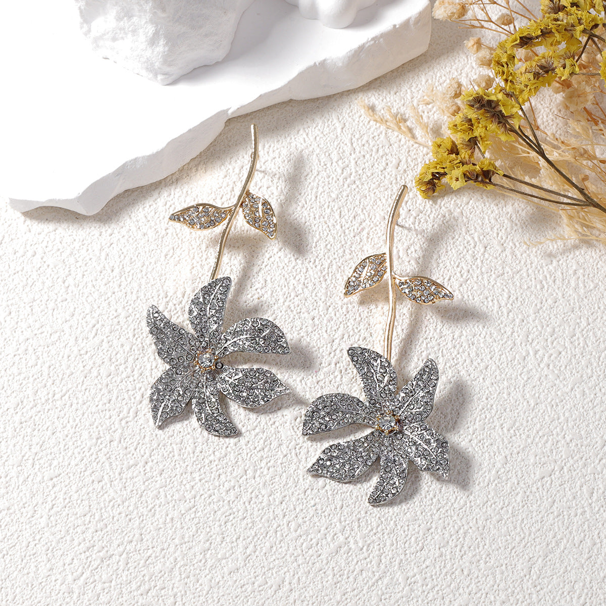 Exquisite Minimalist Crystal-Studded Alloy Flower Drop Earrings - Bold, Creative Design for Unique Style