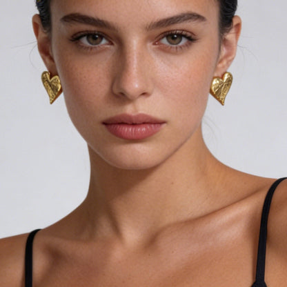 Chic Minimalist Punk-Style Heart-Shaped Alloy Earrings for Women – Versatile Retro Casual Design with Unique Textured Finish
