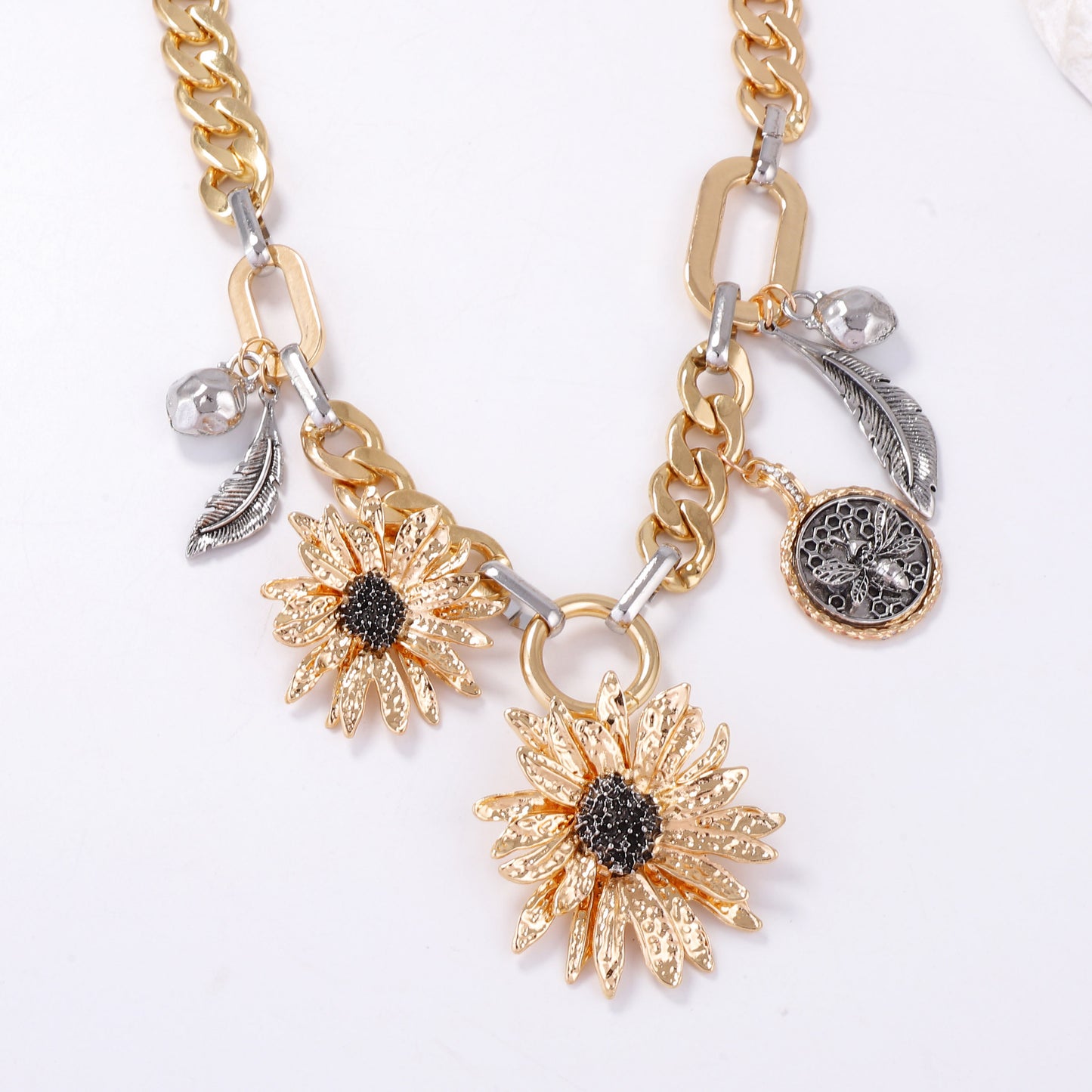 Exquisite and Unique High-End Alloy Pendant Necklace with Bold Sunflower Leaf Design – Perfect Statement Jewelry for Women