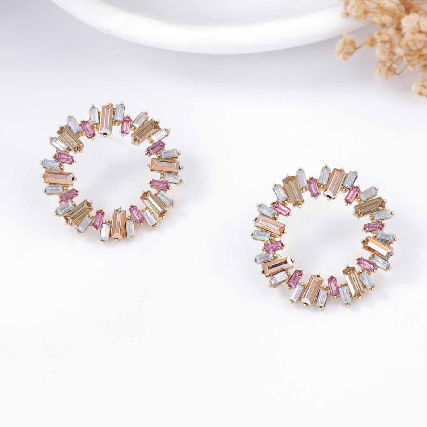 Chic Luxury Geometric Full-Diamond Sunflower Circle Stud Earrings for Women - Versatile Everyday Wear and Perfect for the Office