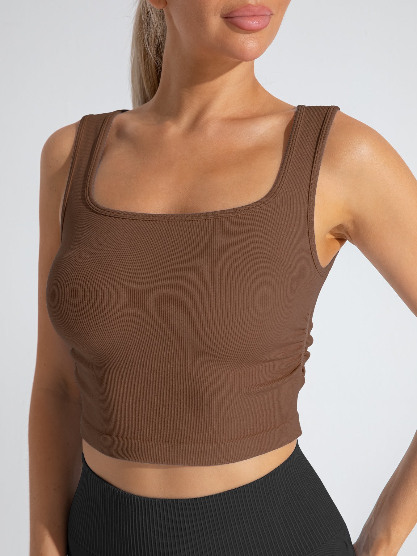 Seamless Ribbed Workout Tank Top for Women No Padded Bra Versatile Yoga Tee for Layering or Wearing Solo