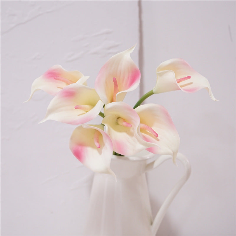 Elegant European-Style Soft Touch Faux Calla Lily Bouquet for Home Décor – Perfect for Living Room and Coffee Table Accent, Durable Plastic Artificial Flowers