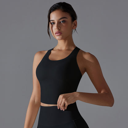 Seamless Sports Bra with Fixed Cups Yoga and Fitness Tank Top Featuring Elegant Racerback Design for Running and Gym Workouts