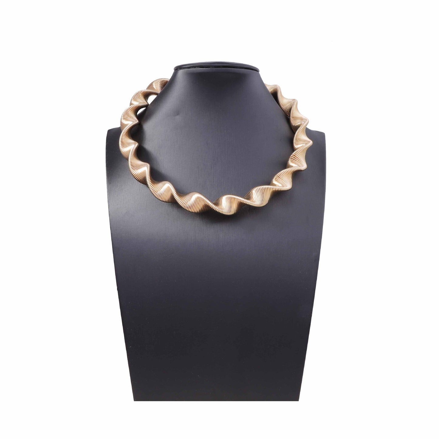 Chic Punk-Inspired Metallic Striped Snake Design Open-Collar Choker - A Versatile Statement Piece for Fashion-Forward Women