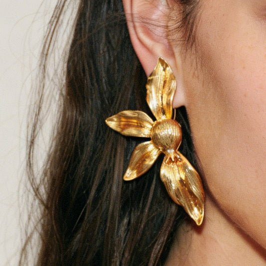 Exquisite Vintage-Inspired Luxury Floral Ear Studs with Unique Textured Design – Perfect High-End Accessory for a Distinctive Style