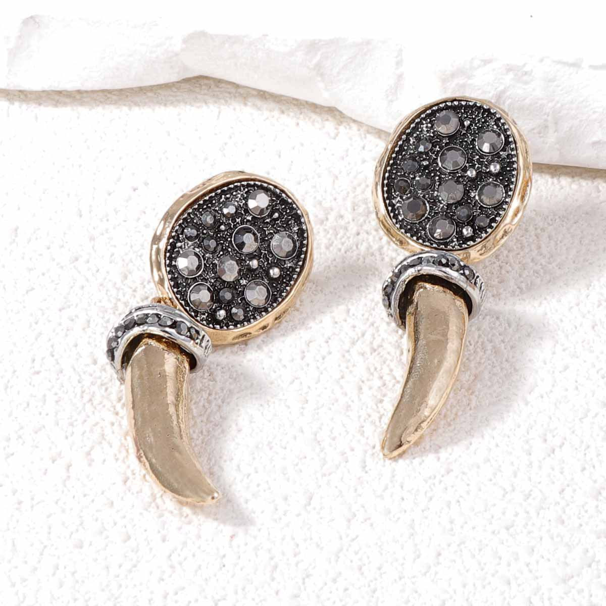 Vintage-Inspired Gleaming Animal Horn-Shaped Earrings – High-End Chic and Versatile Casual Wear for Everyday Style
