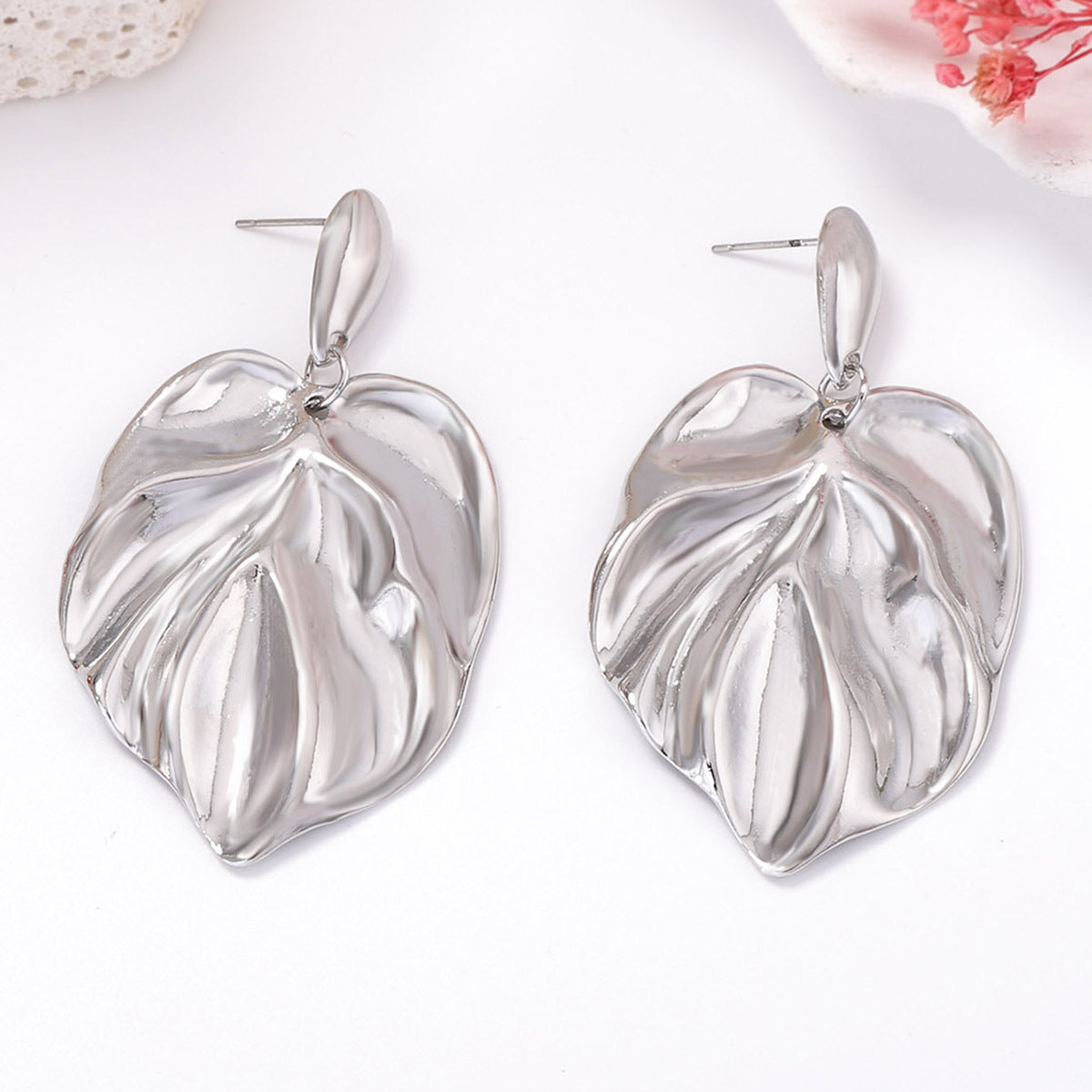 Elegant and Chic Lightweight Alloy Leaf Drop Earrings – Versatile, Minimalist Women’s Jewelry Perfect for Any Occasion