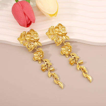 Chic and Minimalist Floral Metal Earrings for Women – Trendy, Unique, and Perfect for Any Casual Outfit